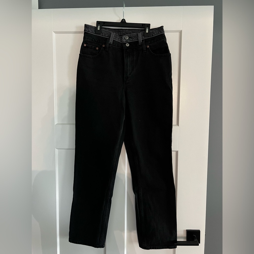 Abercrombie and Fitch jeans
Curve Love 90s Straight Ultra High Rise
29/8 R